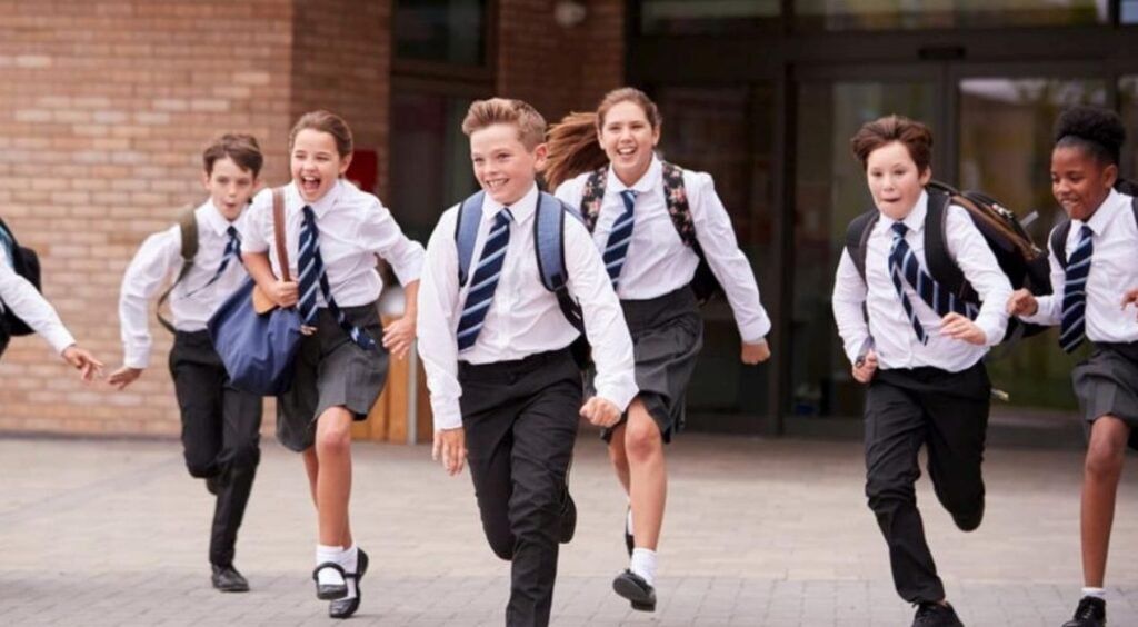 France : Après deux ans, l’expérimentation de l’uniforme scolaire prend fin