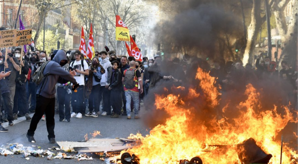 France : Les manifestations dégénèrent dans plusieurs villes